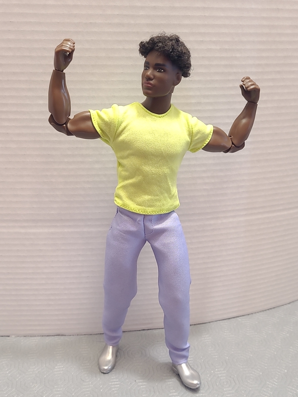 KEN BARBIE SIGNATURE LOOKS #25 ,HRM17.Complete Outfit And Boots.